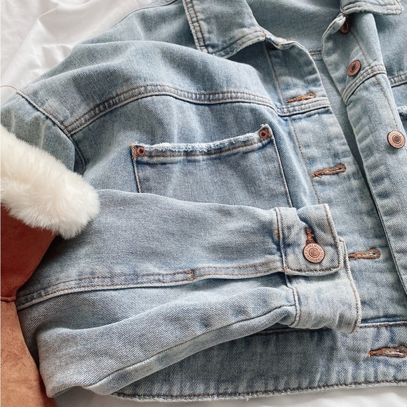 Forever 21 jean jacket - Picture 5 of 14